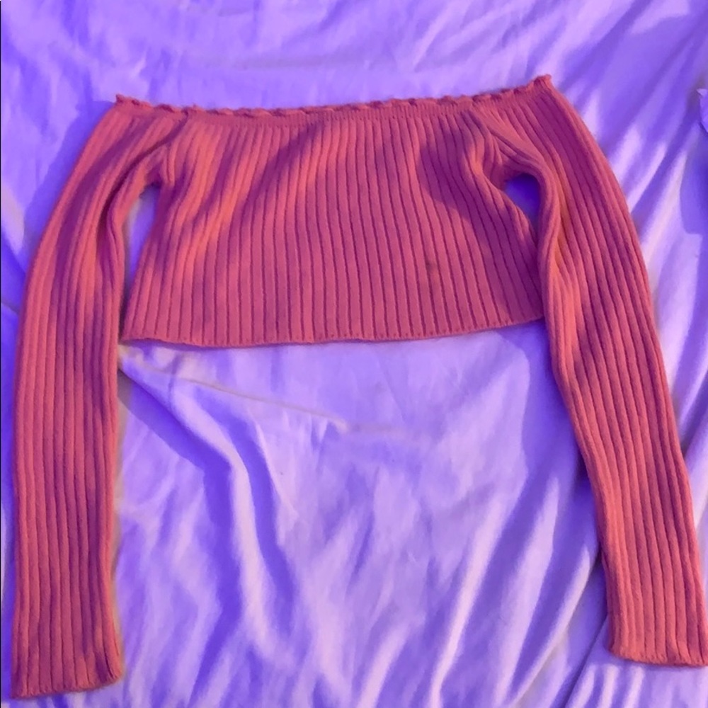 Off the shoulder long sleeve crop top